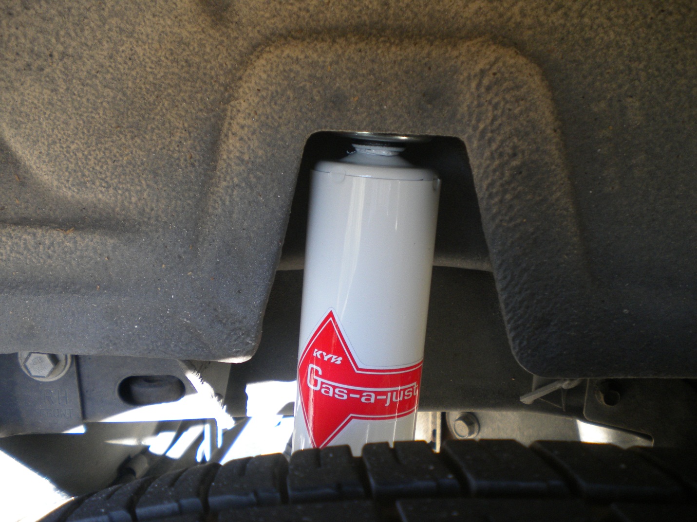 kyb-gas-a-just-rear-shock-94-04-gt-v6-mach-1-94-98-cobra